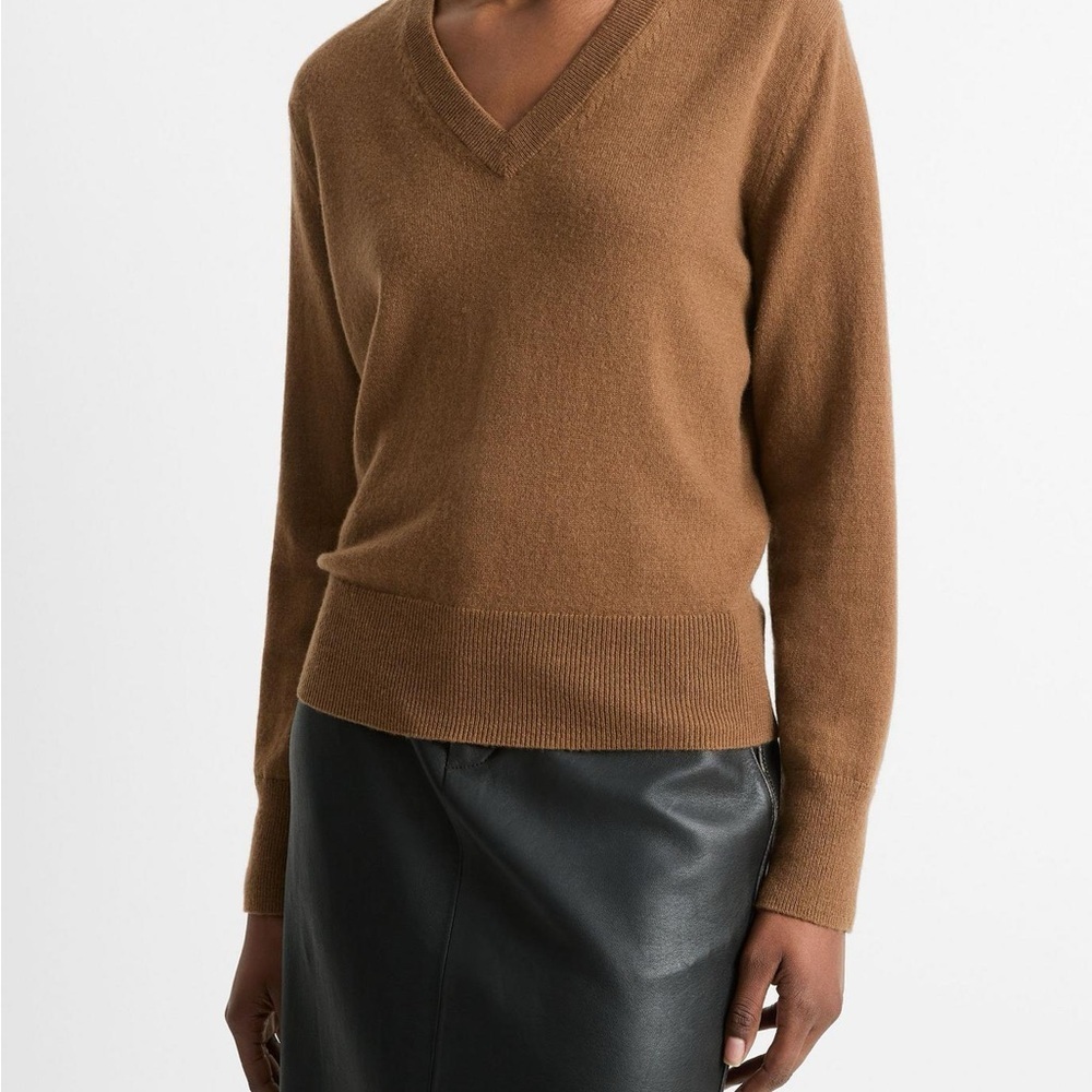 Vince Cashmere Casual V-Neck Sweater